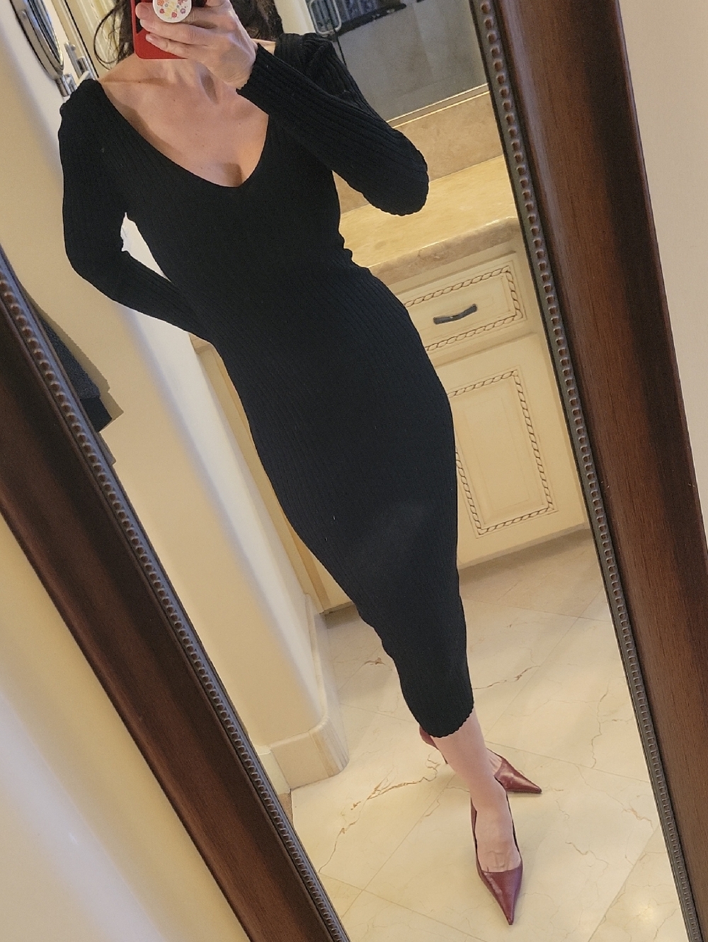 Hera Collection Black Ribbed V-Neck Midi Sweaterdress, S